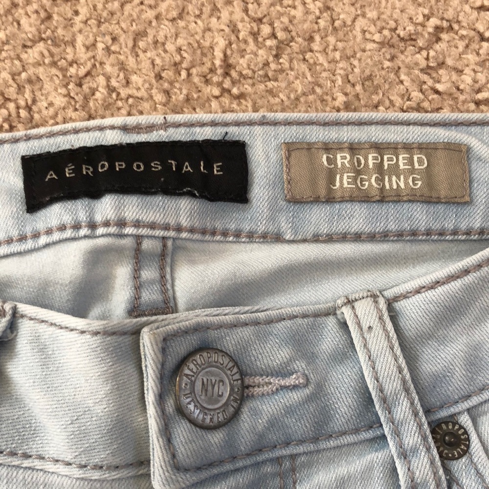 light wash cropped jeggings - Picture 3 of 5
